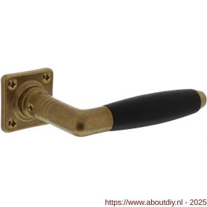 Intersteel Living 0377 deurkruk Ton 400 met rozet 38x38x5 mm messing getrommeld-ebbenhout - A26007918 - afbeelding 1