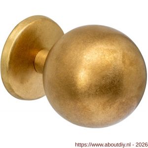 Intersteel Living 3930 voordeurknop bol diameter 75 mm op achterplaat diameter 66 mm éénzijdige montage PVD messing getrommeld - A26010933 - afbeelding 1