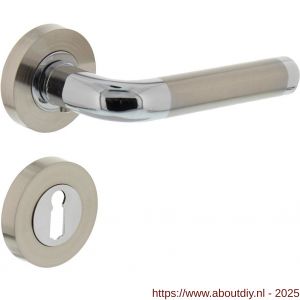 Intersteel 1683 deurkruk Agatha op rozet verdekt diameter 52x10 mm met nokken en sleutelrozetten chroom-nikkel mat - A26004846 - afbeelding 1