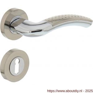 Intersteel 1688 deurkruk Sharon op rozet verdekt diameter 52x10 mm met nokken en sleutelrozetten chroom-nikkel mat - A26004899 - afbeelding 1