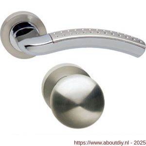 Intersteel 1688 knop-kruk garnituur rechts Sharon op rozet verdekt diameter 52x10 mm met nokken en cilinderrozetten chroom-nikkel mat - A26004902 - afbeelding 1