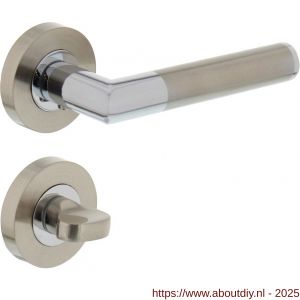 Intersteel 1693 deurkruk Bastian op rozet verdekt diameter 52x10 mm met nokken en WC-sluiting met stift 7x7 mm chroom-nikkel mat - A26007986 - afbeelding 1