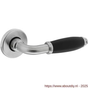 Intersteel Living 0206 deurkruk Courgette met rozet verdekt diameter 49x7 mm chroom mat-zwart - A26008055 - afbeelding 1