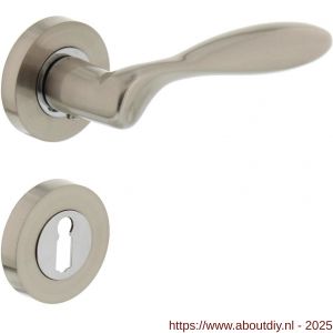 Intersteel 1695 deurkruk George op rozet verdekt diameter 52x10 mm met nokken en sleutelrozetten nikkel mat - A26005112 - afbeelding 1