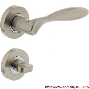 Intersteel 1695 deurkruk George op rozet verdekt diameter 52x10 mm met nokken en WC-sluiting met stift 8x8 mm nikkel mat - A26005114 - afbeelding 1