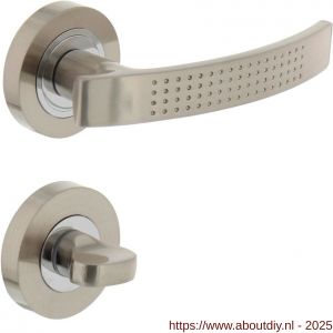 Intersteel 1696 deurkruk William op rozet verdekt diameter 52x10 mm met nokken en WC-sluiting met stift 8x8 mm chroom-nikkel mat - A26005128 - afbeelding 1