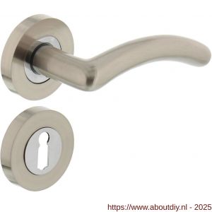 Intersteel 1699 deurkruk Marieke op rozet verdekt diameter 52x10 mm met nokken en sleutelrozetten chroom-nikkel mat - A26005134 - afbeelding 1