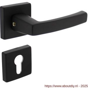 Intersteel 0057 deurkruk Moora met rozet verdekt 50x50x10 mm met nokken en cilinderrozetten zwart - A26009124 - afbeelding 1