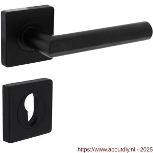 Intersteel 1707 deurkruk Bastian op rozet 55x55x10 mm met nokken en cilinderrozetten zwart - A26009160 - afbeelding 1