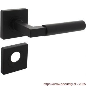 Intersteel 1741 deurkruk Baustil op rozet verdekt 55x55x10 mm met nokken en rondcilinderrozetten zwart - A26010271 - afbeelding 1