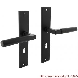 Intersteel 1742 deurkruk Baustil op schild rechthoekig 245x45 mm sleutelgat 72 mm zwart - A26010277 - afbeelding 1