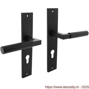 Intersteel Living 1742 deurkruk Baustil op schild rechthoekig 245x45 mm profielcilindergat 72 mm zwart - A26010280 - afbeelding 1