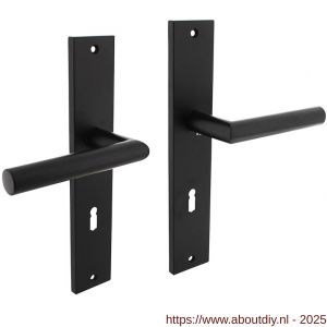Intersteel 1743 deurkruk Bastian op schild rechthoekig 245x45 mm sleutelgat 72 mm zwart - A26010290 - afbeelding 1