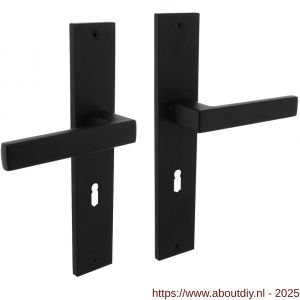 Intersteel Living 1744 deurkruk Hera op schild rechthoekig 245x45 mm sleutelgat 56 mm zwart - A26010302 - afbeelding 1