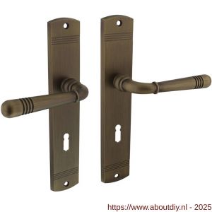 Intersteel 1705 deurkruk Helena op schild afgerond 235x45 mm sleutelgat 72 mm gebruineerd - A26008344 - afbeelding 1