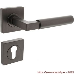 Intersteel 1741 deurkruk Baustil op rozet verdekt 55x55x10 mm met nokken en cilinderrozetten antraciet grijs - A26010394 - afbeelding 1