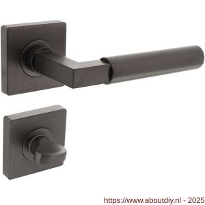 Intersteel 1741 deurkruk Baustil op rozet verdekt 55x55x10 mm met nokken en WC-sluiting met stift 7x7 mm antraciet grijs - A26010396 - afbeelding 1