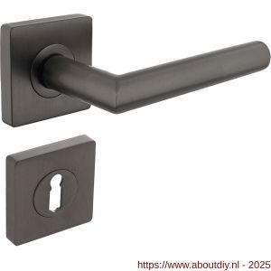 Intersteel 1747 deurkruk Bastian op rozet verdekt 55x55x10 mm met nokken en sleutelrozetten antraciet grijs - A26010807 - afbeelding 1