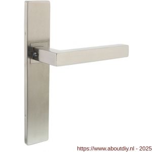 Intersteel 1337 deurkruk gatdeel rechts Vierkant op schild verdekt rechthoekig 219x40 mm met nokken blind RVS EN 1906/4 - A26005757 - afbeelding 1