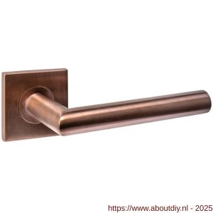 Intersteel 1034 deurkruk gatdeel rechts Q 04 op rozet verdekt 53x53x6 mm PVD brons - A26011252 - afbeelding 1