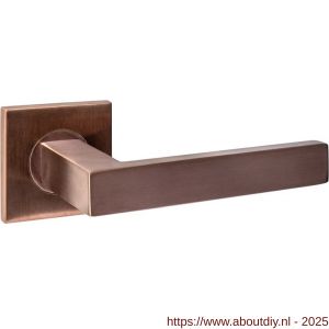 Intersteel 1035 deurkruk gatdeel rechts Q 05 op rozet verdekt 53x53x6 mm PVD brons - A26011254 - afbeelding 1
