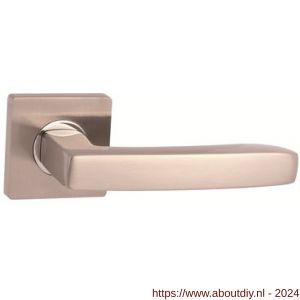 Intersteel Living 1714 gatdeel deurkruk rechts Dean op vierkant rozet 7 mm nokken chroom-nikkel mat - A26005157 - afbeelding 1