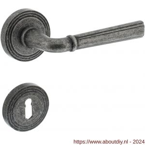 Intersteel Living 1735 deurkruk Bellevue op rozet met sleutel plaatje oud grijs - A26008148 - afbeelding 1