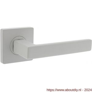 Intersteel Living 1713 deurkruk Hera op vierkant rozet 55x55x10 mm met nokken wit - A26009237 - afbeelding 1