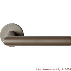 GPF Bouwbeslag Anastasius 1015.A3-00 Toi L-haaks model 19 mm deurkruk op ronde rozet 50x8 mm Mocca blend - A21010598 - afbeelding 1