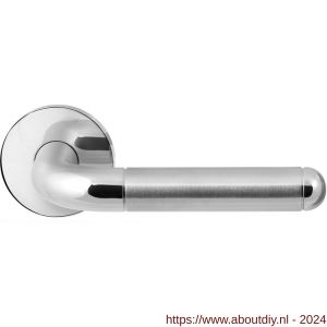 GPF Bouwbeslag RVS 1060.49/09-00 Maku Duo deurkruk op ronde rozet 50x8 mm RVS gepolijst-RVS mat geborsteld - A21013825 - afbeelding 1