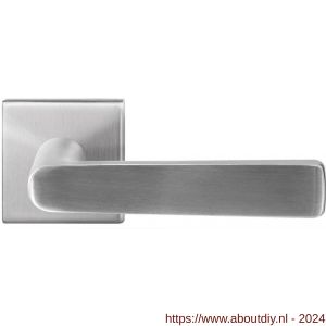 GPF Bouwbeslag RVS 1325.09-02 Kume deurkruk op vierkante rozet 50x50x8 mm RVS mat geborsteld - A21009242 - afbeelding 1