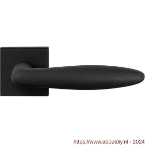 GPF Bouwbeslag ZwartWit 8220.61-02 Pepe deurkruk op vierkante rozet 50x50x8 mm zwart - A21009337 - afbeelding 1