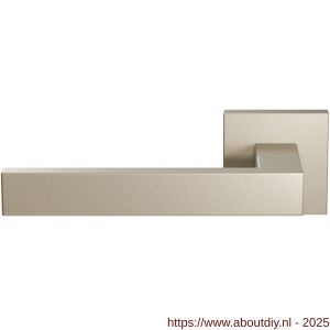 GPF Bouwbeslag Anastasius 1308.A4-02L Zika deurkruk linkswijzend op vierkant rozet 50x50x8 mm Champagne blend - A21016582 - afbeelding 1