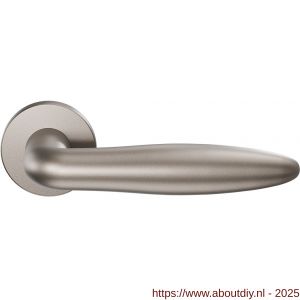 GPF Bouwbeslag Anastasius 1315.A3-00 Pepe deurkruk op rond rozet Mocca blend - A21010614 - afbeelding 1