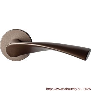 GPF Bouwbeslag Anastasius 1340.A2-00 Kino deurkruk op rond rozet Bronze blend - A21010620 - afbeelding 1