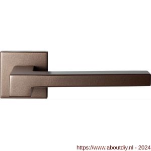 GPF Bouwbeslag Anastasius 3160.A2-02 Raa deurkruk op vierkant rozet Bronze blend - A21010676 - afbeelding 1