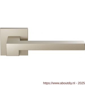 GPF Bouwbeslag Anastasius 3160.A4-02 Raa deurkruk op vierkant rozet Champagne blend - A21010680 - afbeelding 1