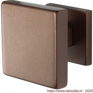 GPF Bouwbeslag Anastasius 9825.A2 vierkante voordeurknop 70x70 mm op rozet 53x53x8 mm Bronze blend - A21010503 - afbeelding 1